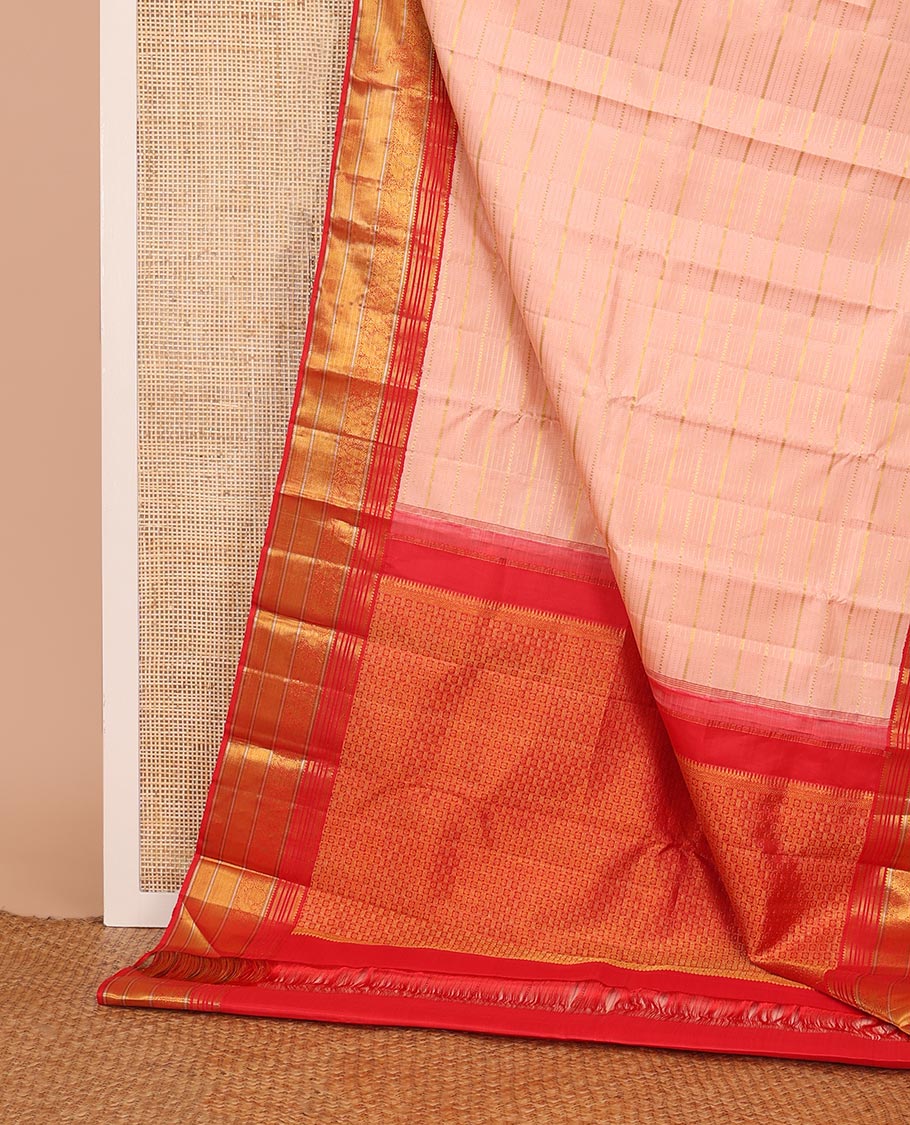 Pink zari designs Kanchipuram silk saree,contrast border of rekku,muthu,mayil,zari stripes & mayil kann designs & floral butta enclosed checked pallu - Image 3