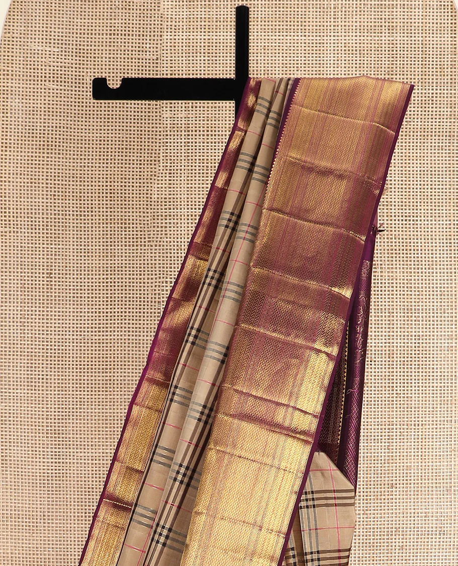 Sandal Burberry checked Kanchipuram silk saree, contrast border of rekku,muthu,neli,vanki, and kuyil kann, and pallu of kodi visiry, and diagonal mayil kann designs - Image 5