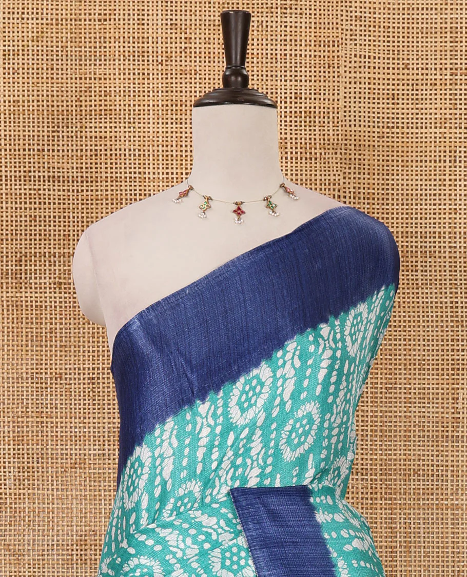 Rama green batik-style printed khadi cotton saree, contrast plain border, patola printed pallu & contrast plain blouse - Image 3