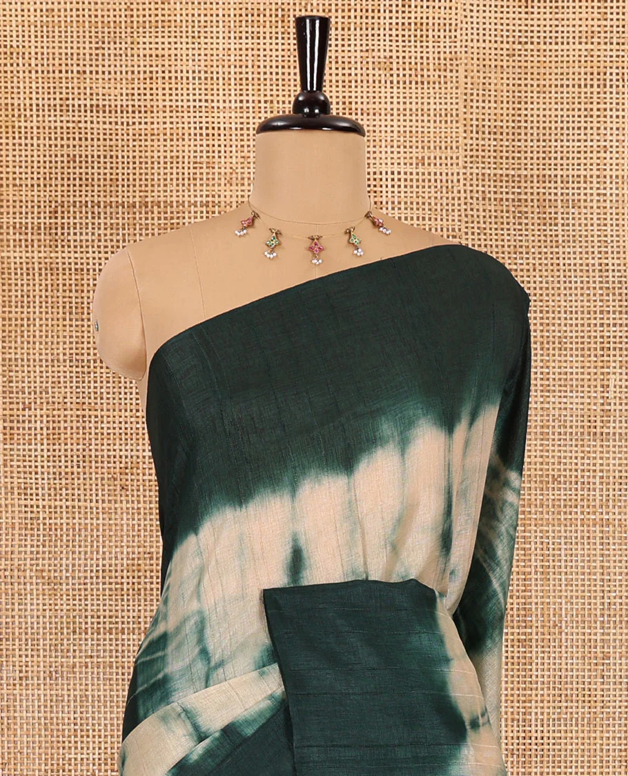 Rama green shibori printed jute cotton saree, contrast plain border, plain pallu with tussels, and contrast plain blouse - Image 3