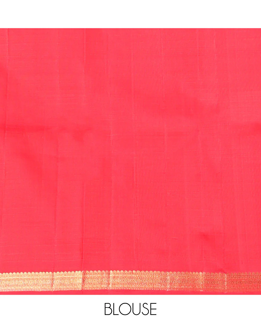 Red checked Kanchipuram silk saree, self-border of thilakam mokku,muthu, diamond & chakram designs & seppu rekku pallu - Image 6
