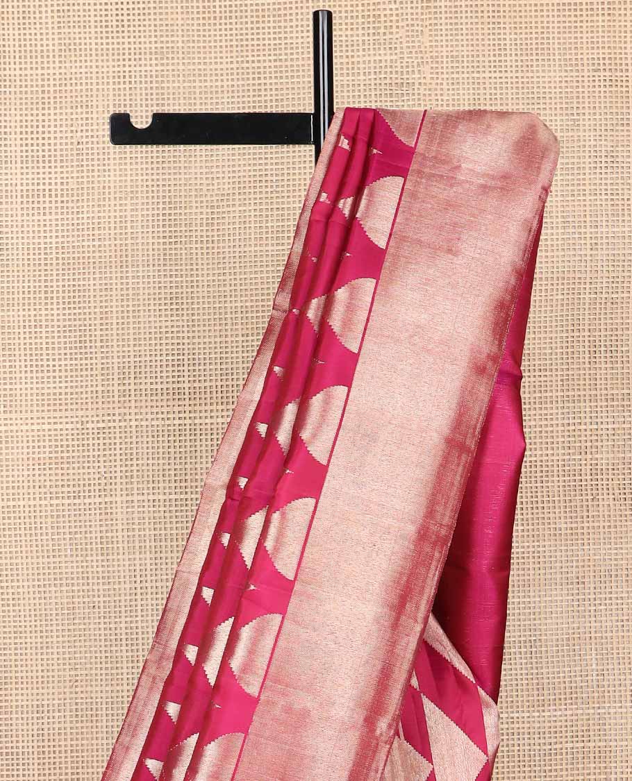 Red geometric design kancheepuram silk saree with self zari border & bhavanji pallu - Image 4