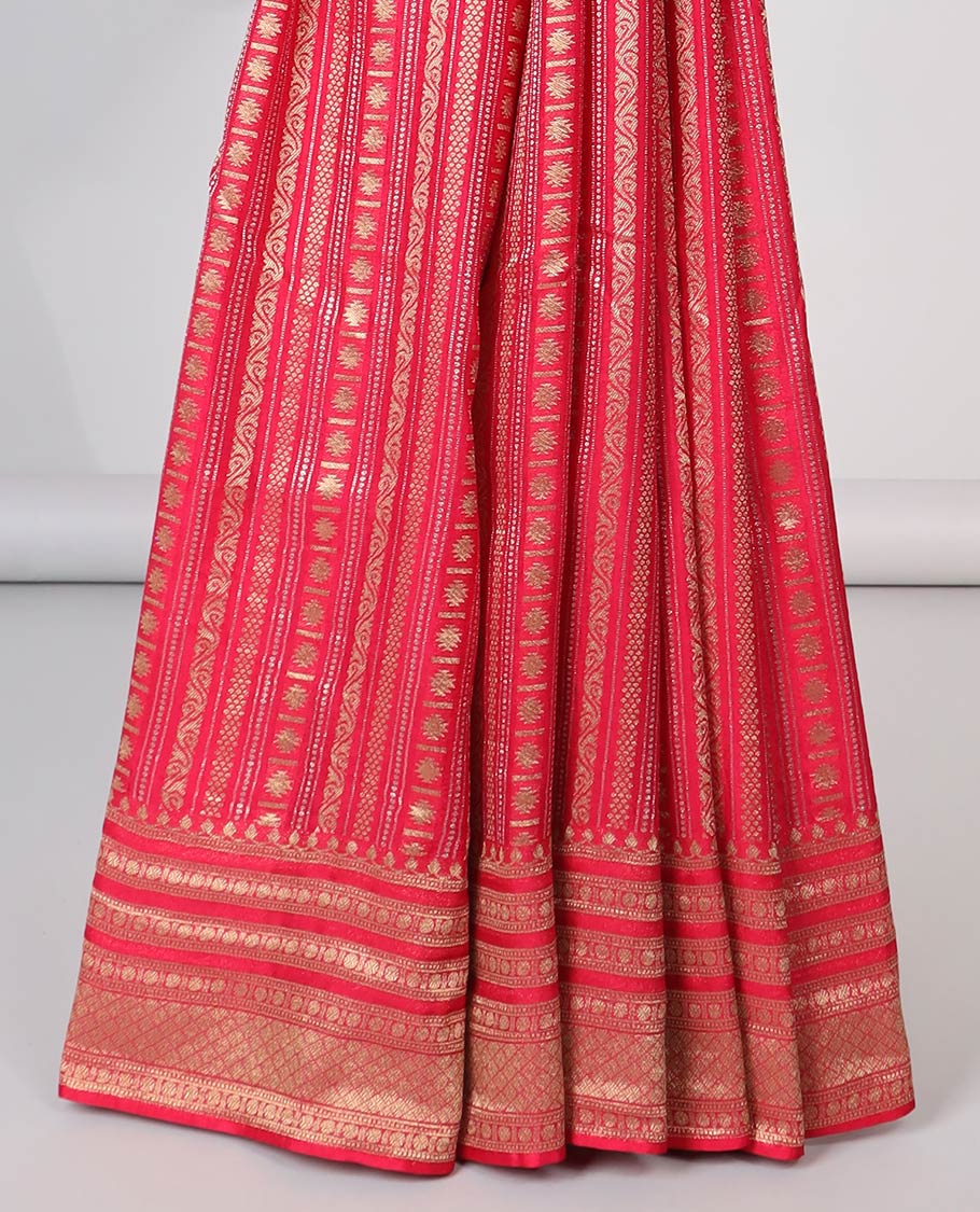 Red geometric semi-banaras dola silk saree with self zari border & argyle pattern, geometric design pallu - Image 4
