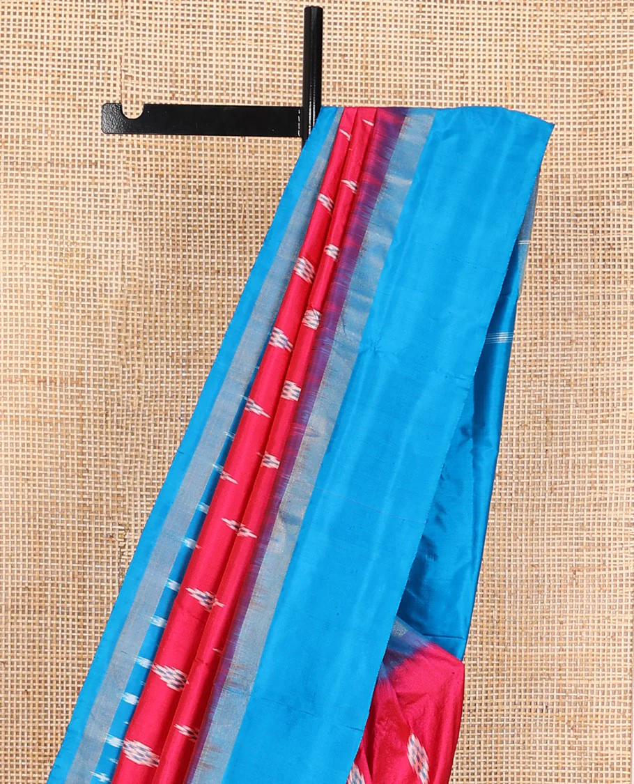 Red ikkat saree with diamond buttas, contrast ikkat design border & pallu of ikkat jaal design - Image 5