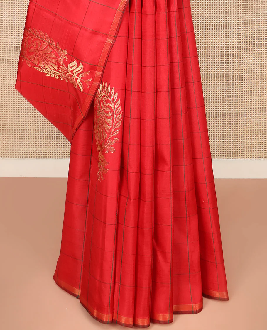 Red Kanchipuram Silk Saree Embellished with Big Floral Buttas within Checks, Complemented by a Piping Border, Featuring a Contrast Pallu Steeped with Manga Motifs, Paired with a Matching Blouse - Image 4