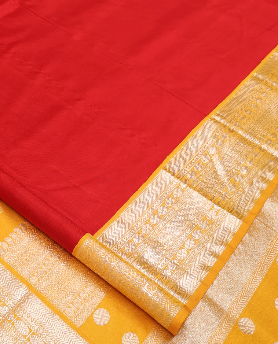 Red plain Kanchipuram silk saree, contrast korvai border of muthu, vanki, neli, rudraksham, and mayil kann, and traditional zari steeped pallu - Image 4