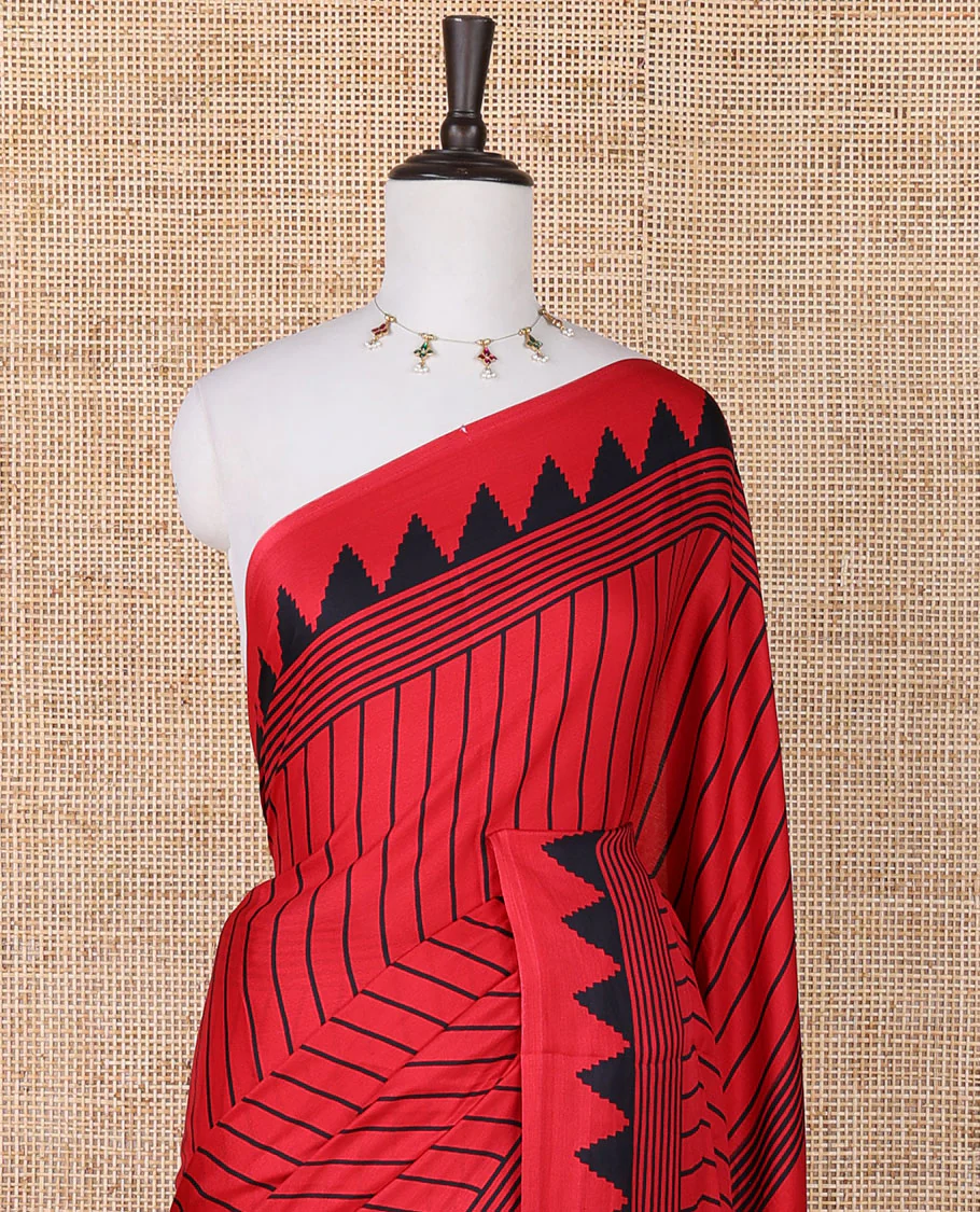 Red with black vertical lining printed design semi modal crepe saree with temple border & circle butta pallu along with printed blouse - Image 3
