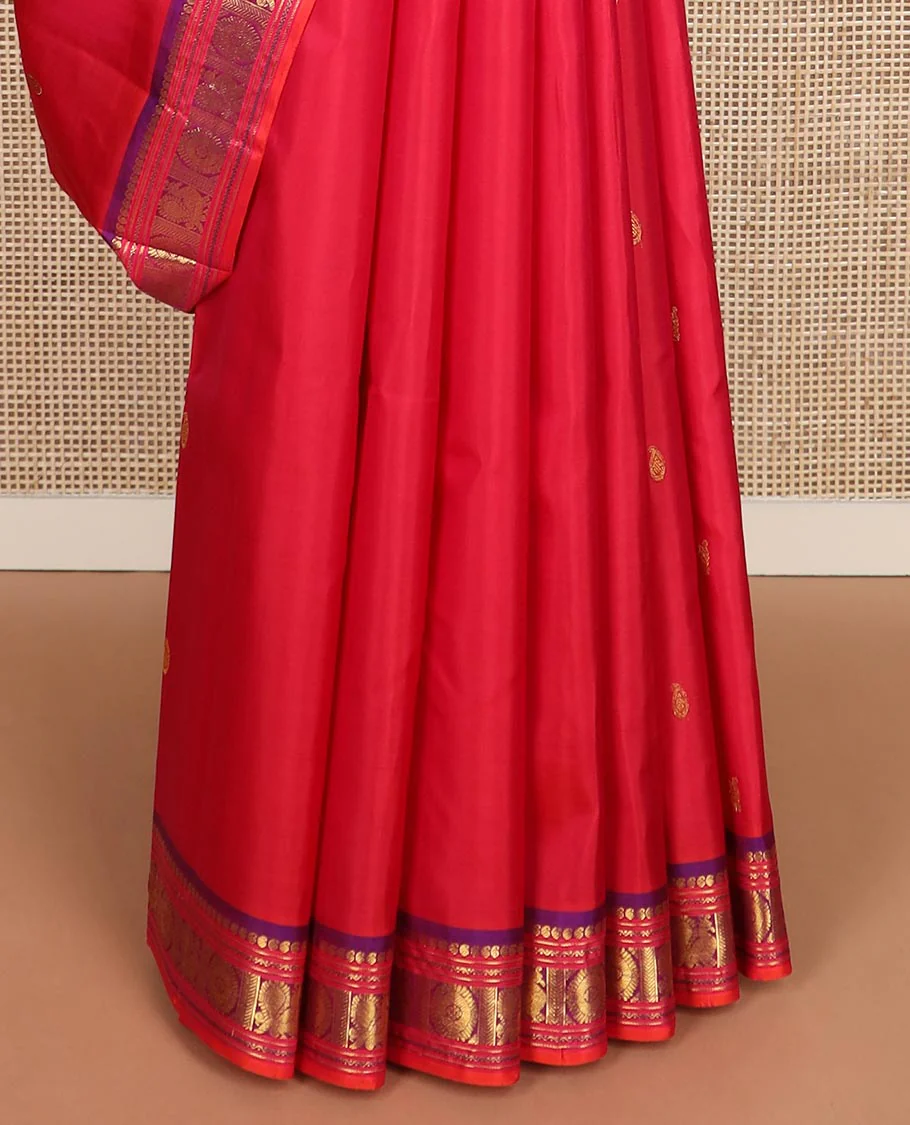 Red zari buttas Kanchipuram silk saree, contrast border of manga, neli, annam and chakram designs, and poun and diamond motifs steeped pallu - Image 5