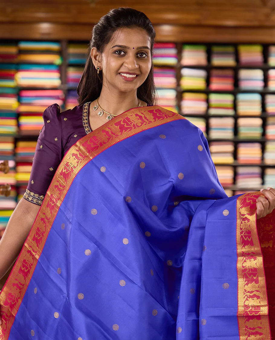 Royal blue chakram buttas Kanchipuram silk saree, contrast border of thilakam mokku,kathir, and Mythological characters, and pallu of Mythological motifs - Image 2