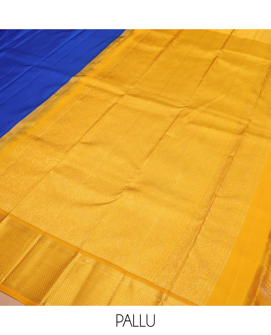Royal blue plain Kanchipuram silk saree, contrast border of salngai, muthu, and ara maadam designs, and intricate pallu - Image 5