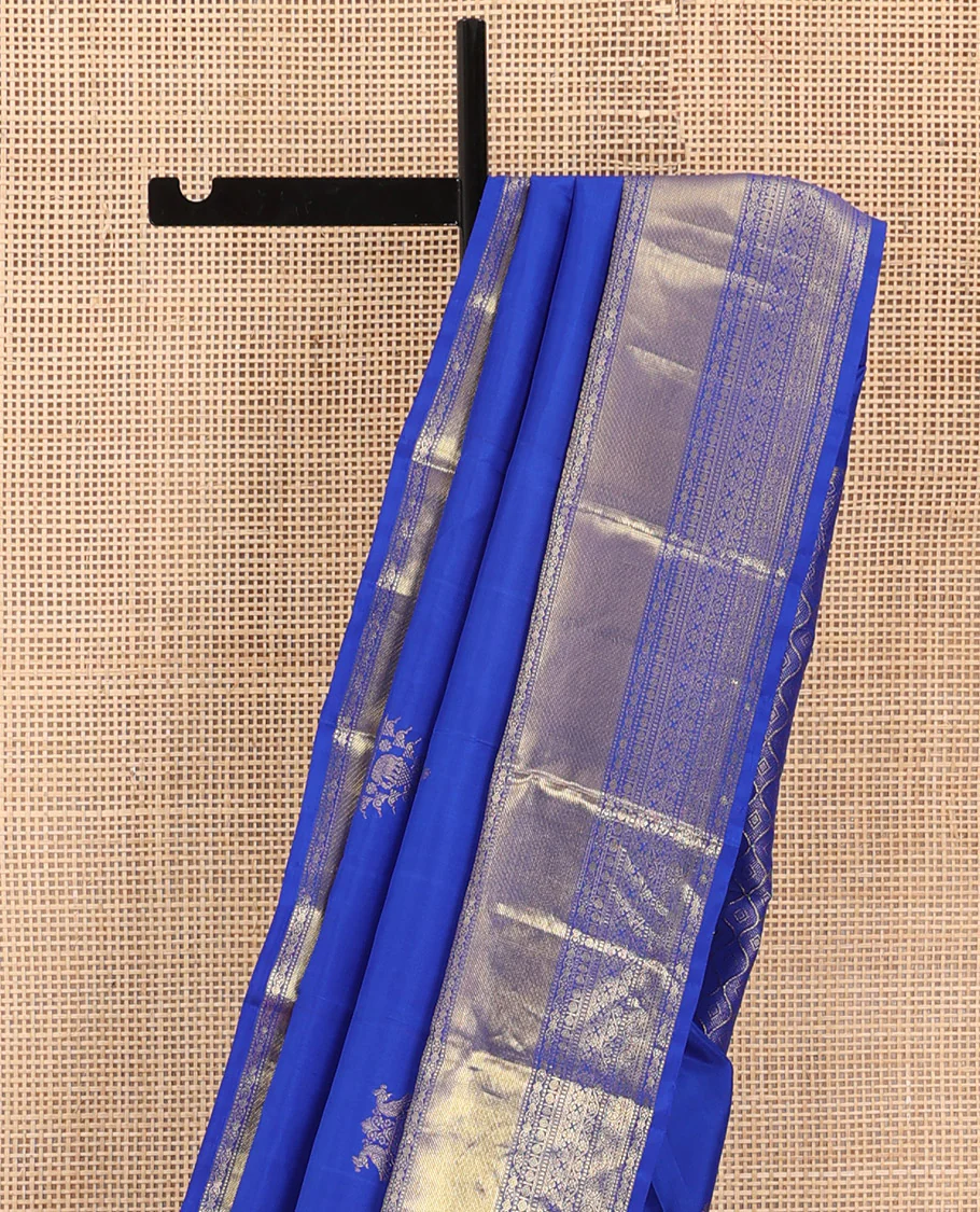 Royal blue zari buttas woven Kanchipuram silk saree, zari border of thilakam mokku, muthu, rudraksham, kodi visiry, chakram, and kathir designs, and jaal pallu - Image 5
