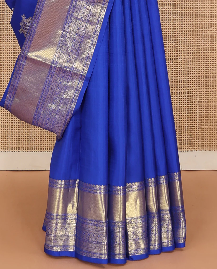 Royal blue zari buttas woven Kanchipuram silk saree, zari border of thilakam mokku, muthu, rudraksham, kodi visiry, chakram, and kathir designs, and jaal pallu - Image 6