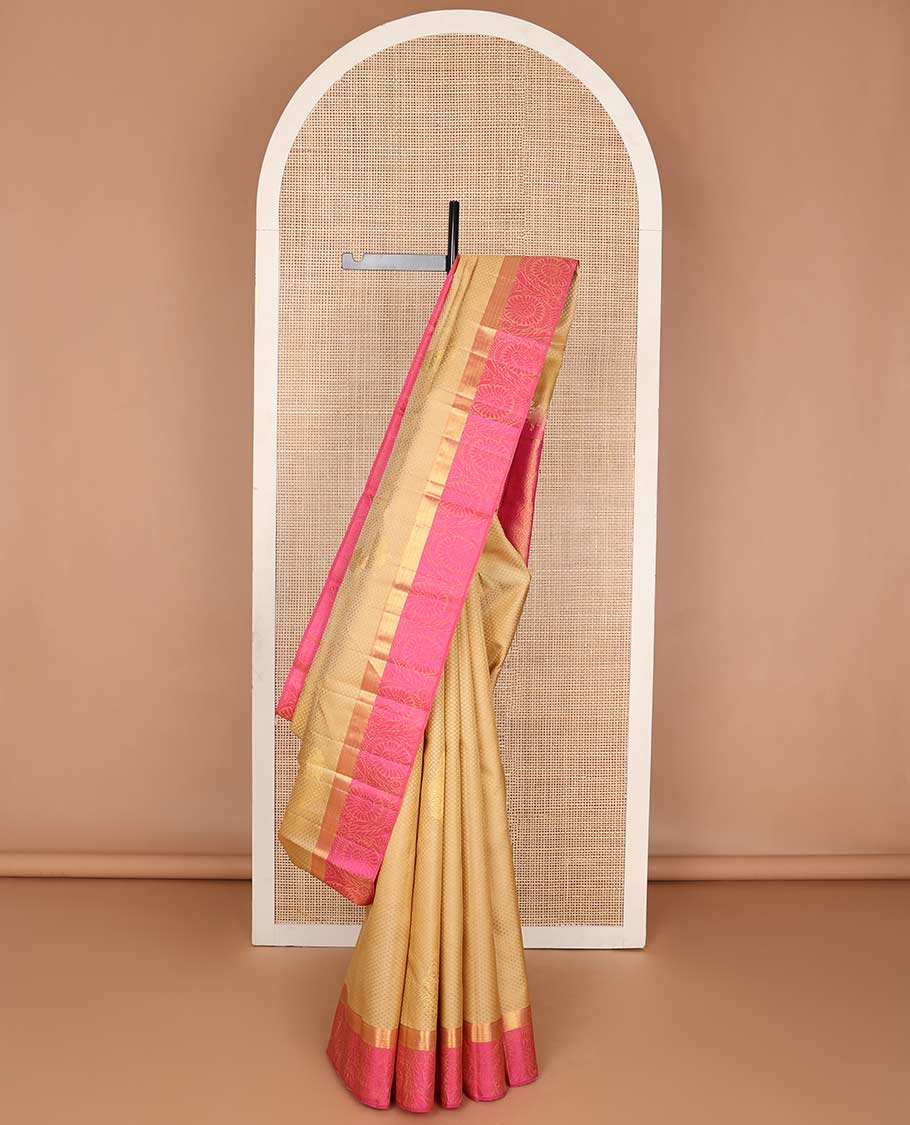 Sandal leaf design Parampara silk saree with contrast border of muthu, vanki, kodi visiry & ogee design pallu
