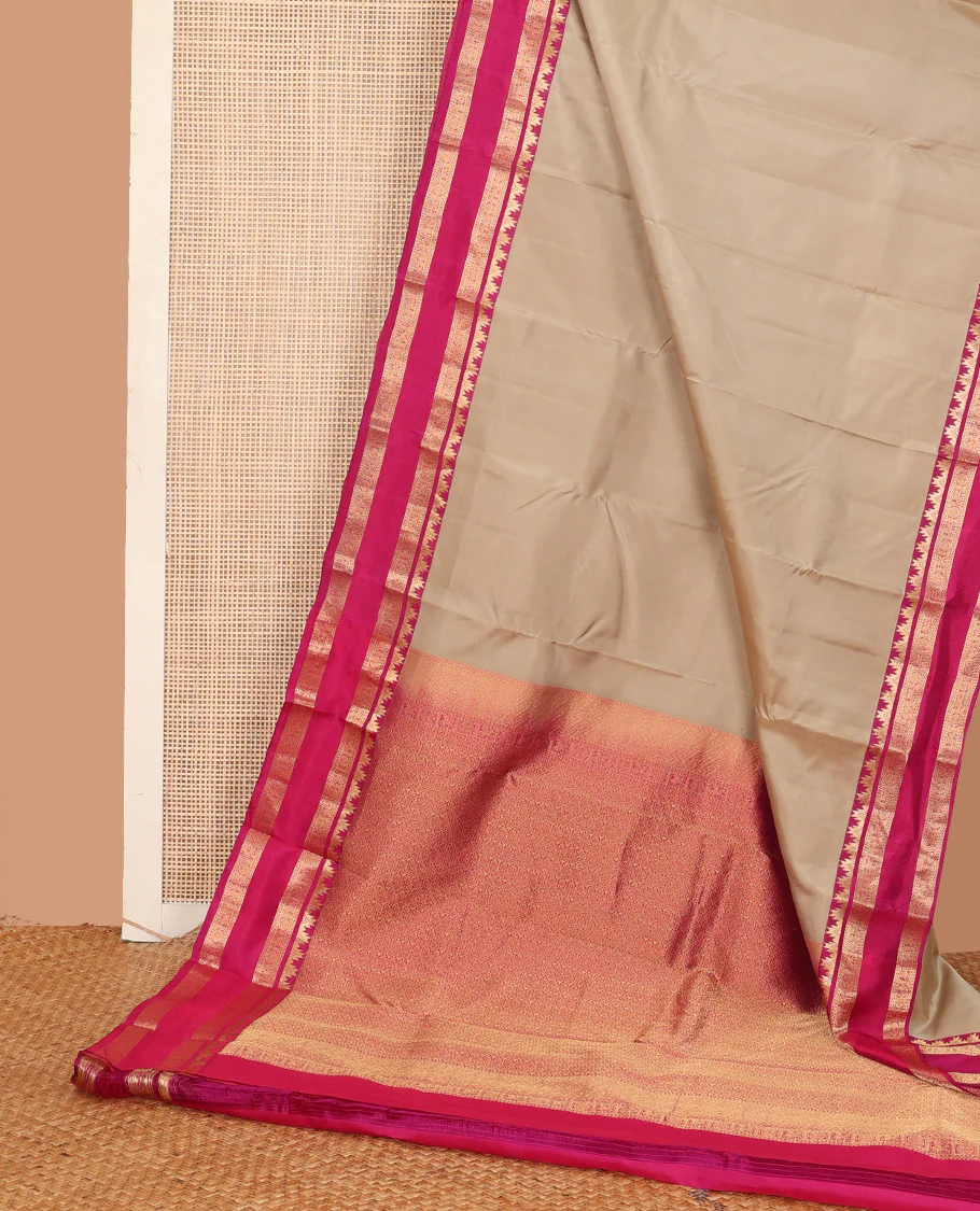 Sandal plain Kanchipuram silk saree, contrast rettai pettu border of thazampoo rekku, neli, chakram, and kuthirai, and jaal pallu - Image 3