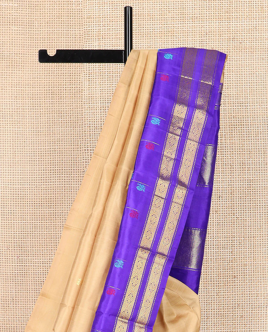 Sandal zari buttas Kanchipuram silk saree, contrast thazampoo rekku border of thread mayil and rettai pettu zari designs, and zari design pallu - Image 3