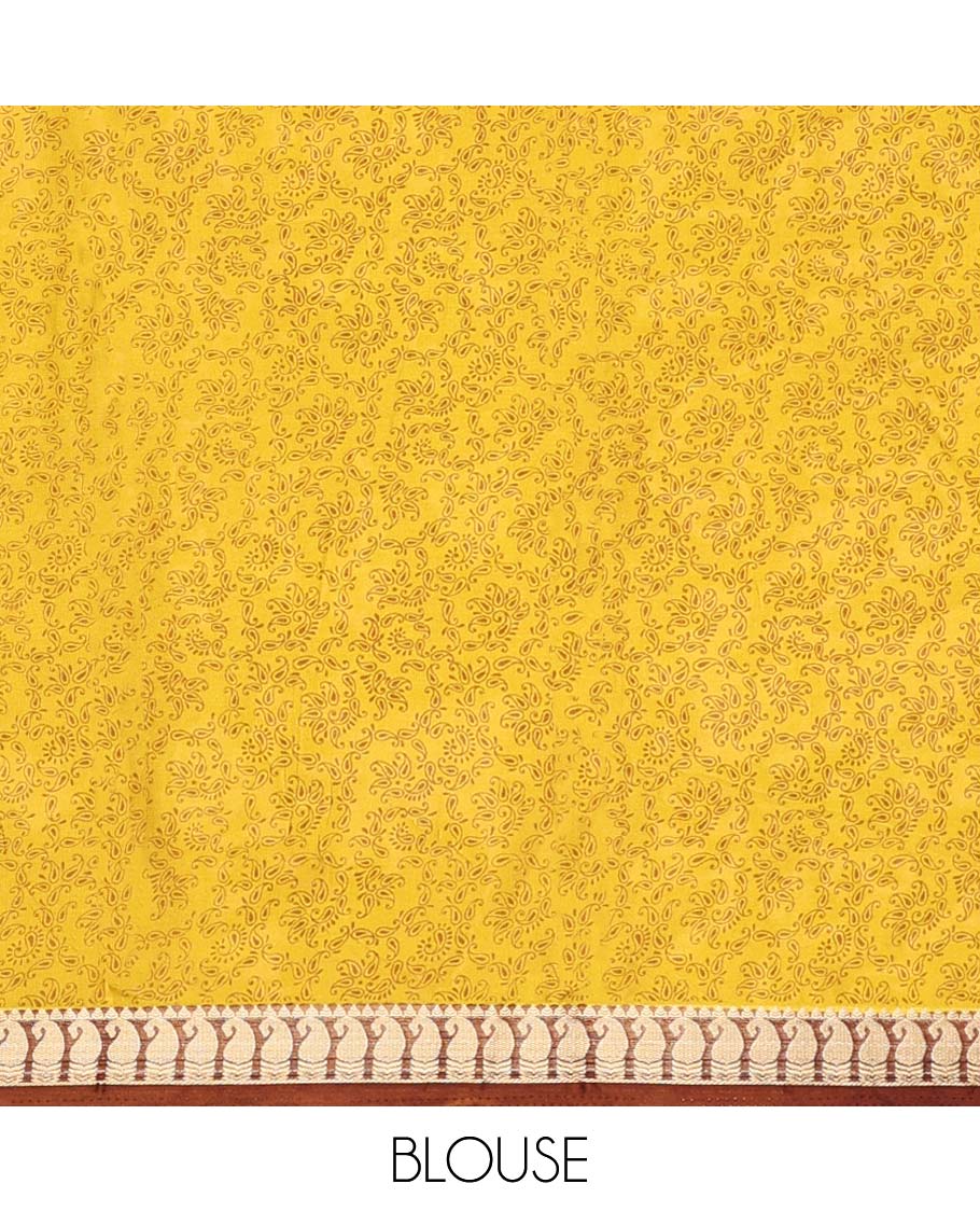 Unique motifs semi-banaras printed saree, contrast paisley border & intricately printed pallu - Image 12