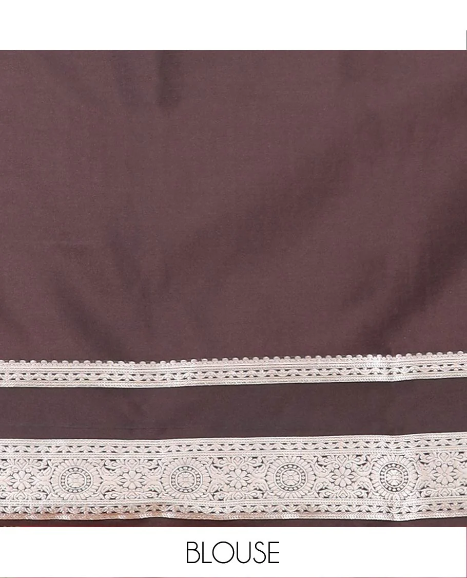 Warm Ivory Semi-Soft Silk Saree Prettified with Zari Buttas, Complemented by Contrast Traditional Zari Design Rettai Pettu Border, Majestically Detailed with Pallu of Jaal Designs, and Paired with a Contrast Blouse - Image 5
