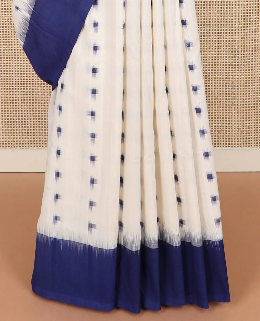 White square buttas Pochampally ikkat saree, contrast plain border, and square buttas pallu - Image 4