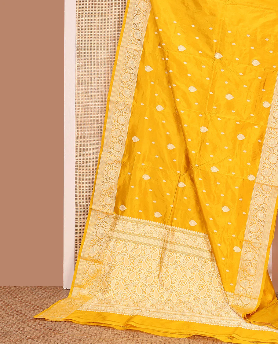 Yellow buttas banarasi kathan silk saree, floral creeper border, and pallu of paisley jaal design - Image 4