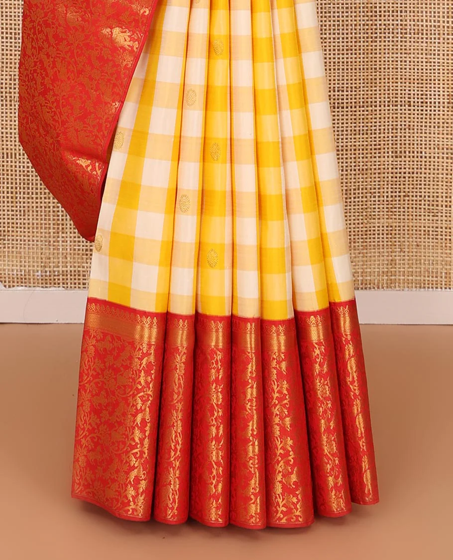 Yellow checked & chakram buttas Kanchipuram silk saree, contrast korvai border of salangai,muthu,vanki & vanasingaram designs & jaal pallu - Image 5