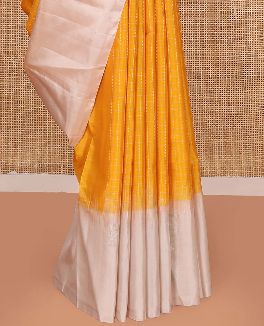 Yellow checked Kanchipuram silk saree, contrast border of zari buttas, and pallu of geometric patterns - Image 4