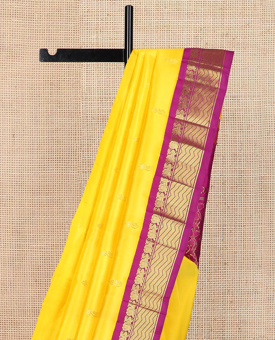 Yellow zari buttas Kanchipuram silk saree, contrast korvai border of mayil & geometric patterns & floral jaal pallu - Image 4