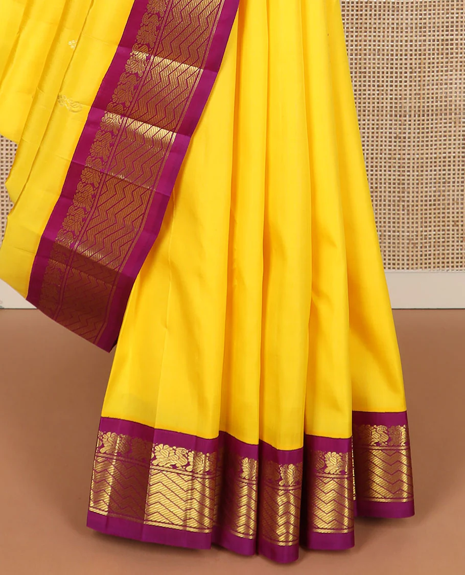 Yellow zari buttas Kanchipuram silk saree, contrast korvai border of mayil & geometric patterns & floral jaal pallu - Image 5