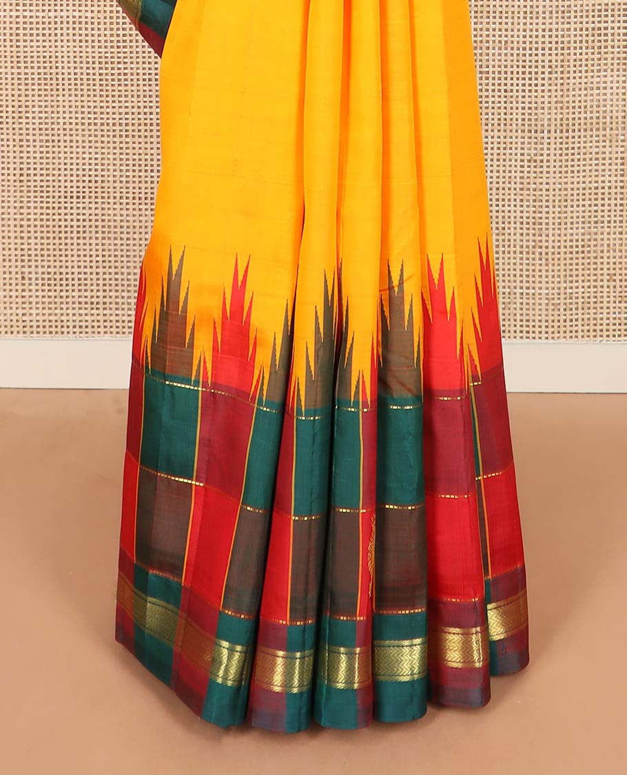 Yellow zari buttas Kanchipuram silk saree, contrast thazampoo rekku checked one-sided border of banaras, and vanki designs, and pallu of intricate designs - Image 4